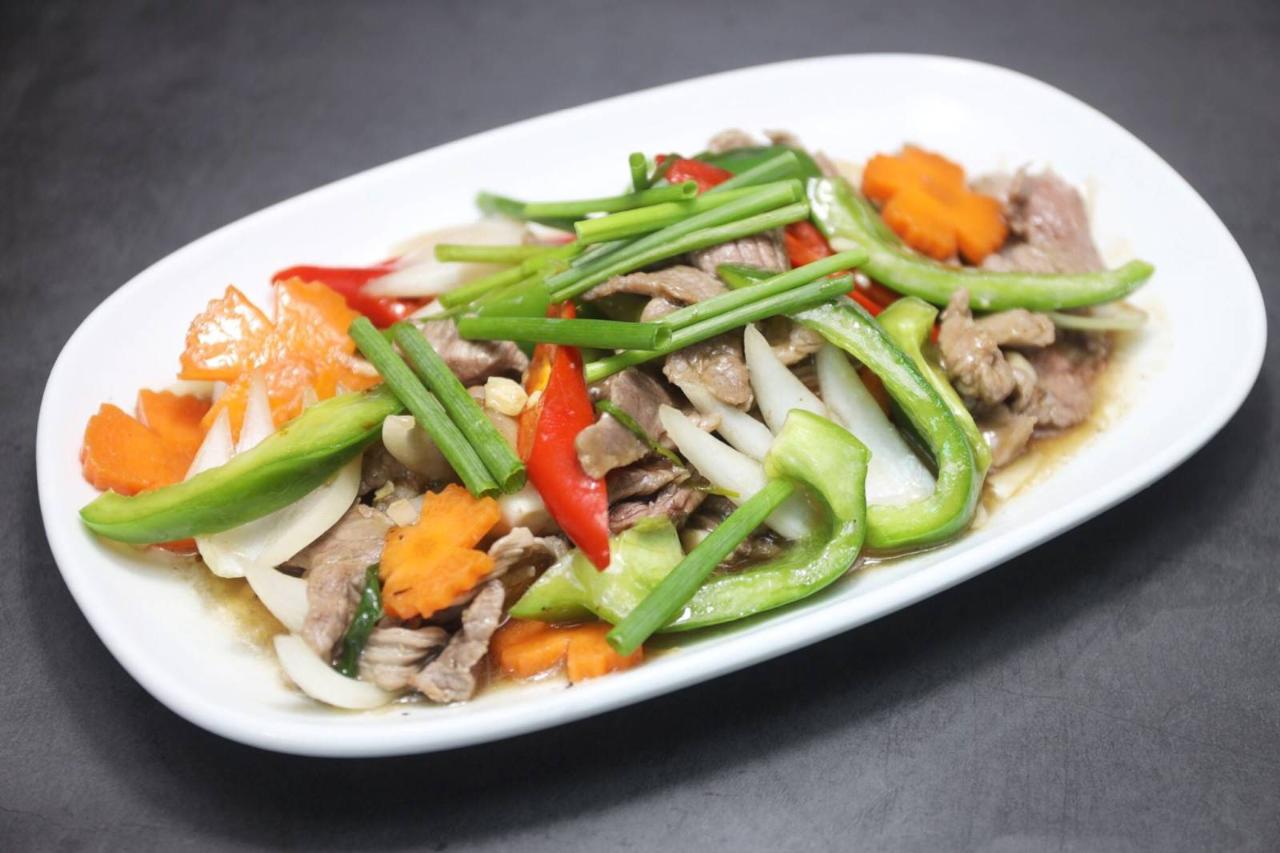 Stir-fried beef with Green Peppers