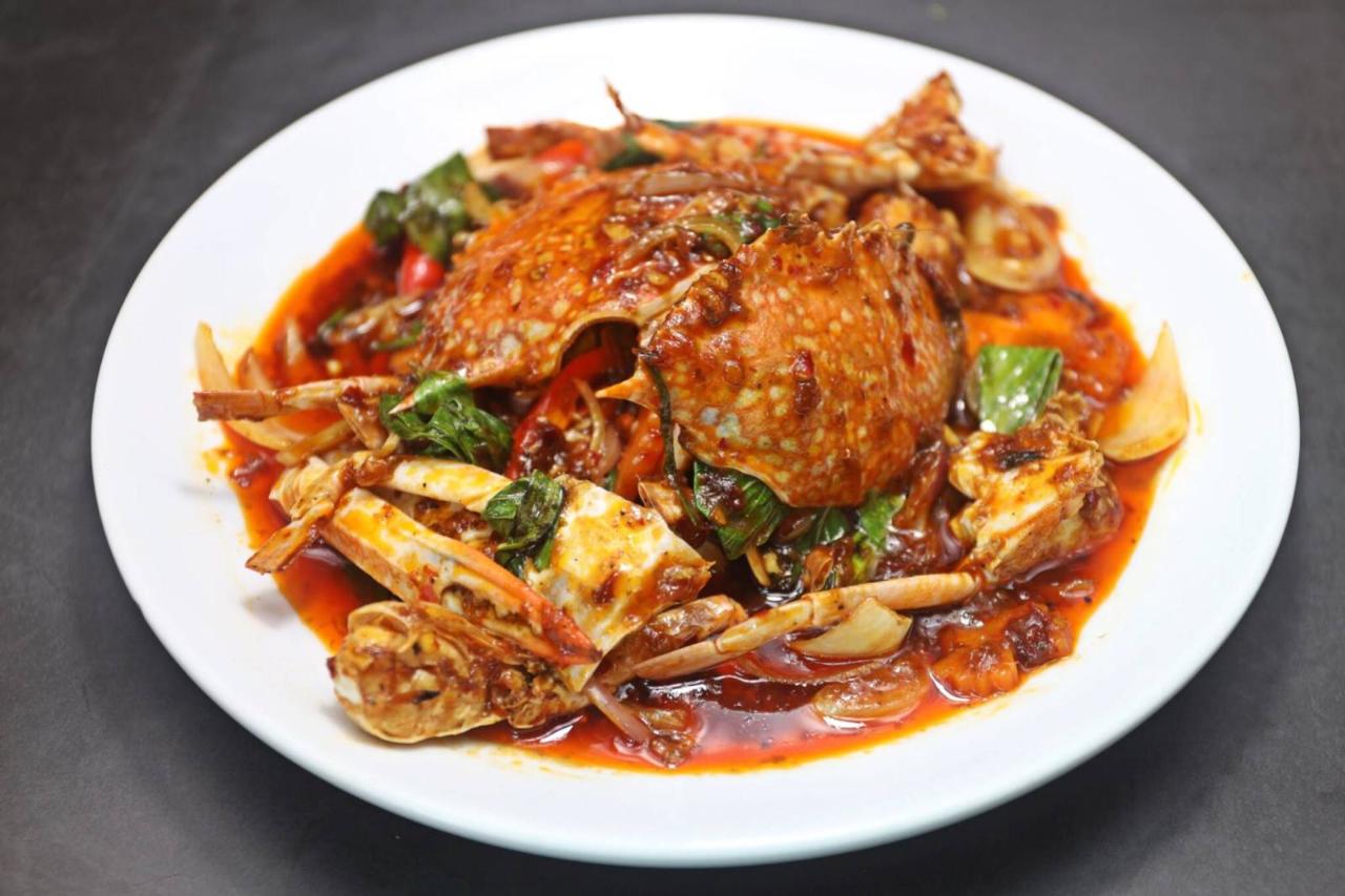 Stir-Fried Blue Crab with Chilli Paste