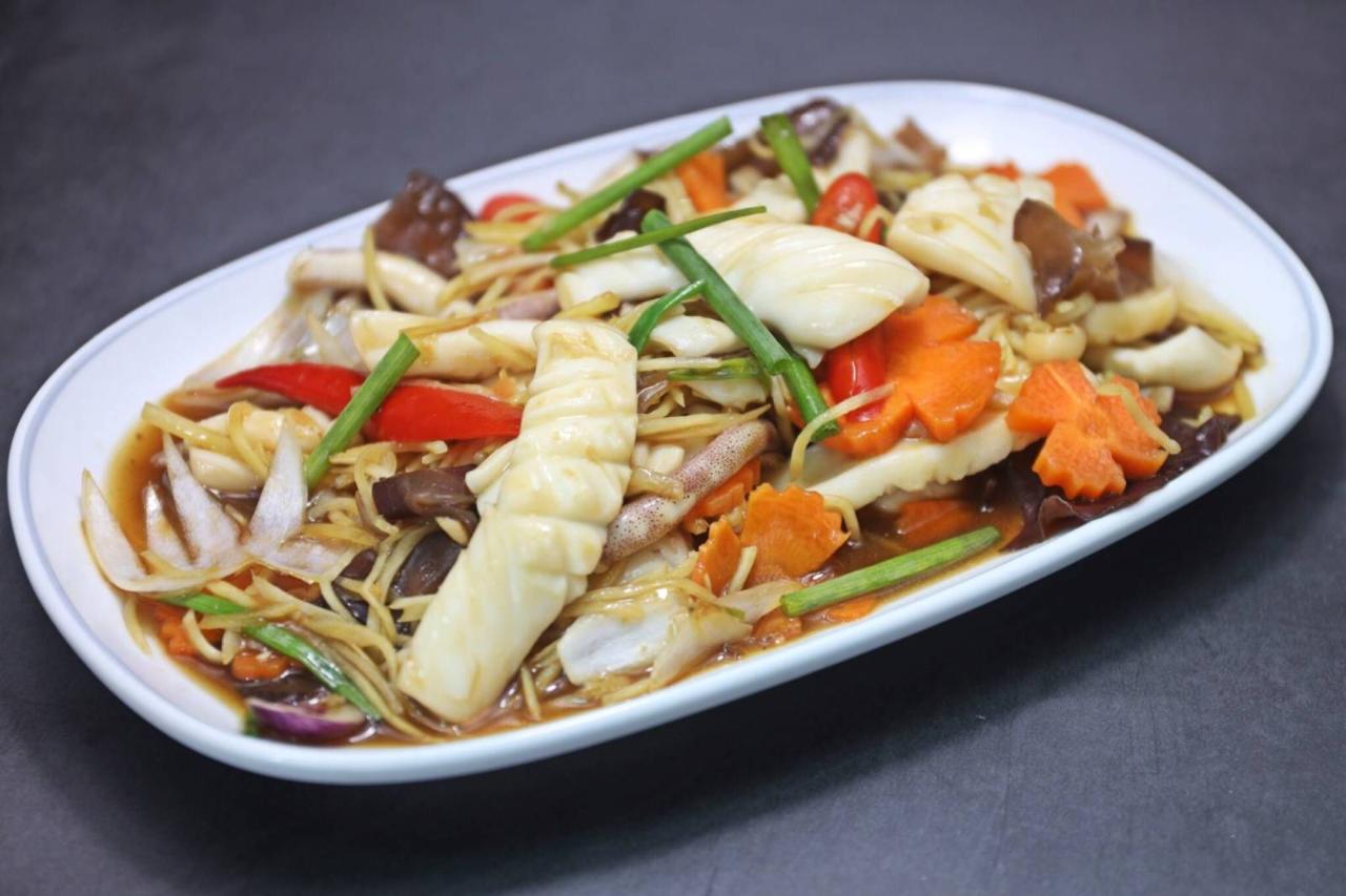 Stir-Fried Squid with Ginger